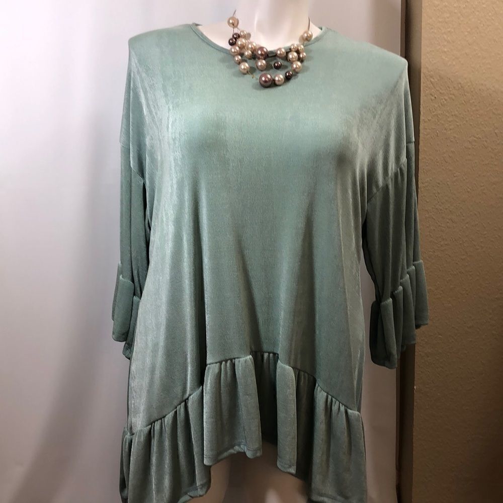 New South Main ruffle sleeve and hem sage blouse